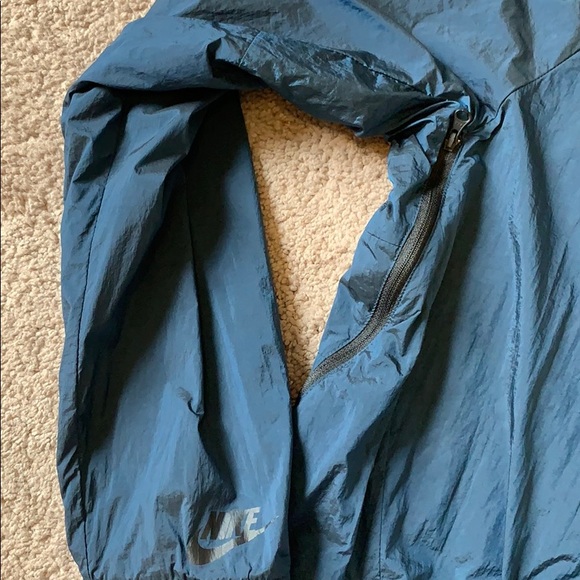 Nike Windbreaker - Picture 5 of 6